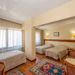 فندق Erdal 3*