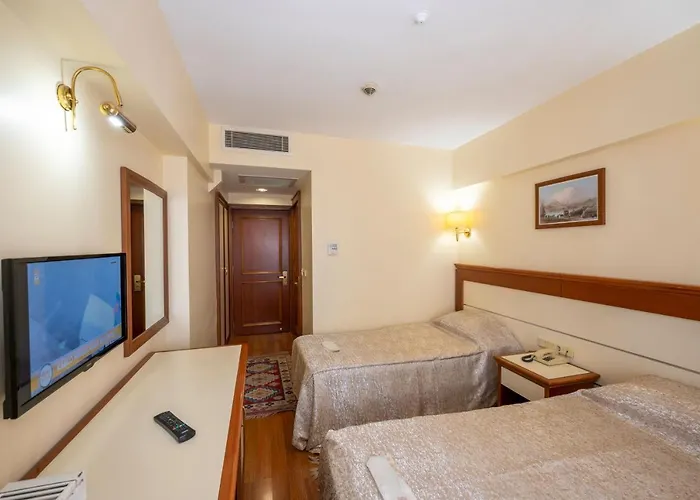 Erdal Hotel 3*